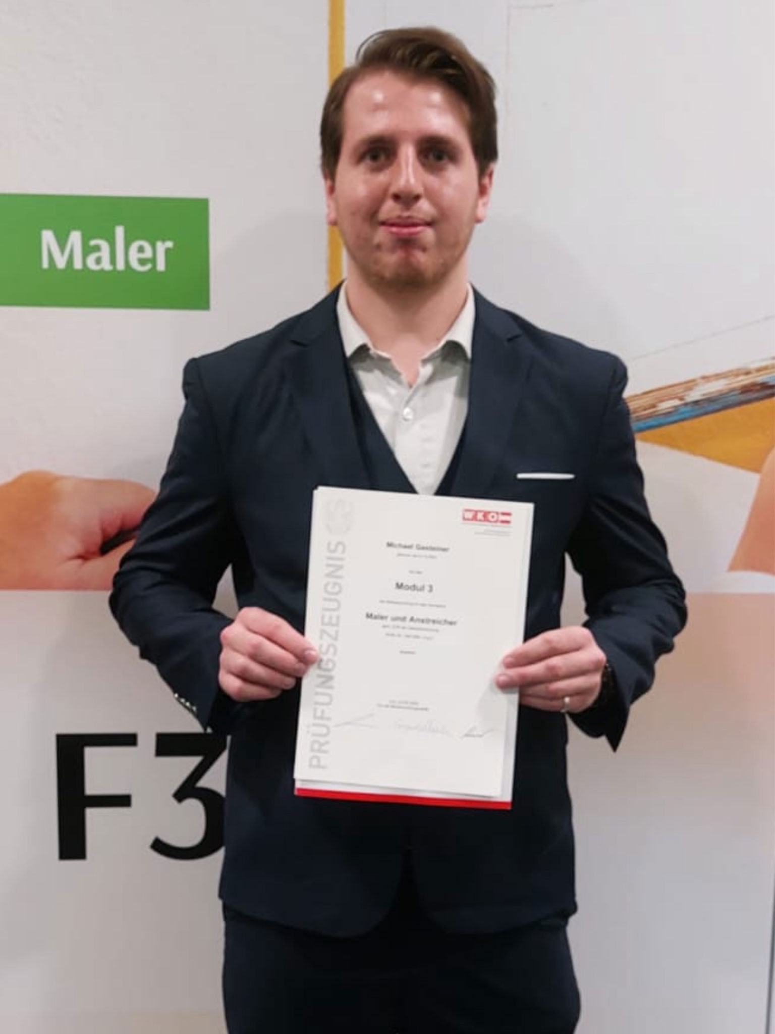 Unser Michael hat die Meisterprüfung im Malerhandwerk erfolgreich bestanden.